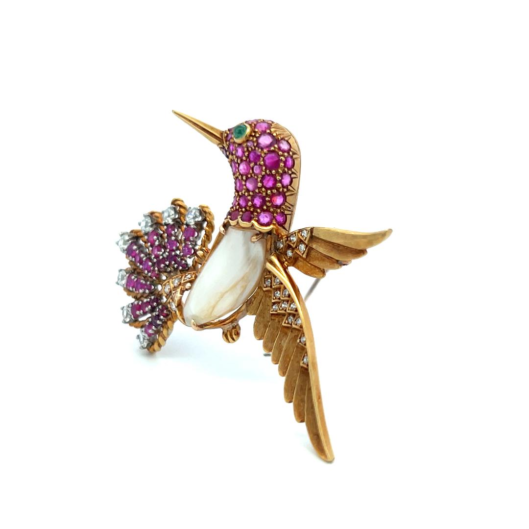 Vibrant Hummingbird Pin Brooch in 18K Gold with 0.73 Carat Diamond 1.6 ct Ruby