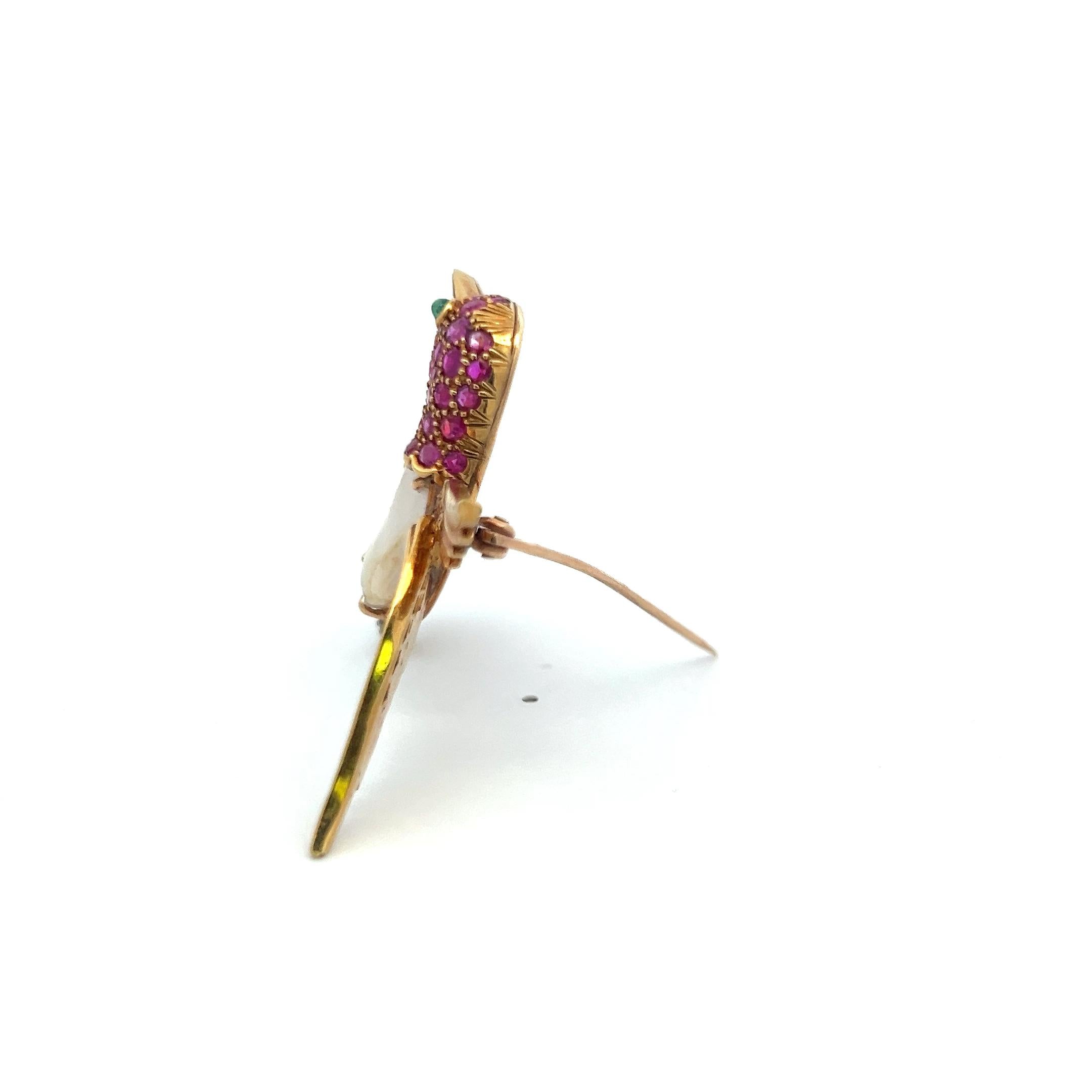 Vibrant Hummingbird Pin Brooch in 18K Gold with 0.73 Carat Diamond 1.6 ct Ruby