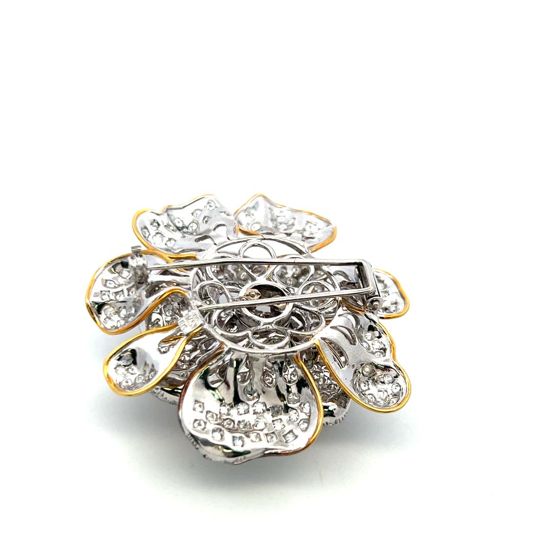 18K YG Floral Pin Brooch with 7.5 Carat Round Diamonds & 0.4 Carat Round Emerald