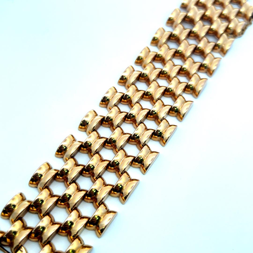 Tiffany & Co Vintage Patterned Link Bracelet in 18 Karat Yellow Gold 83.80 Grams