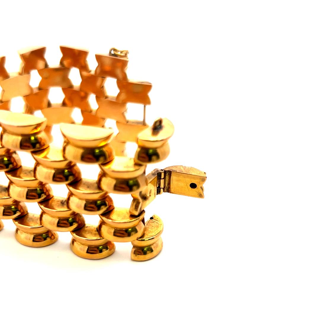 Tiffany & Co Vintage Patterned Link Bracelet in 18 Karat Yellow Gold 83.80 Grams