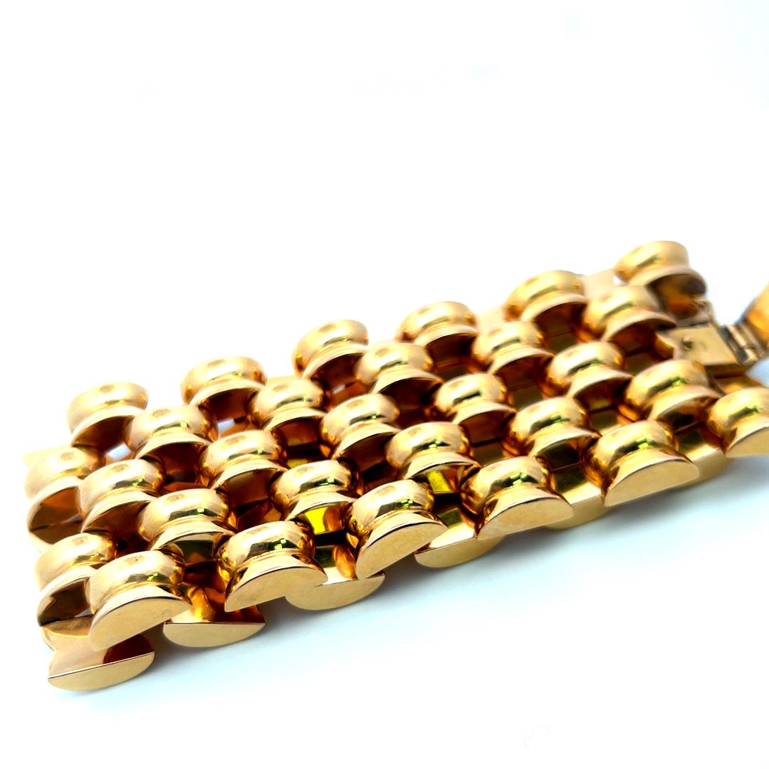 Tiffany & Co Vintage Patterned Link Bracelet in 18 Karat Yellow Gold 83.80 Grams