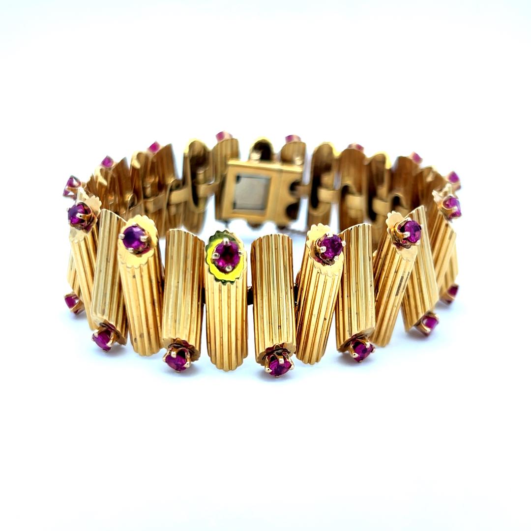 Cartier Vintage Link Bracelet with 2.8 Carat Ruby Gems in 18K Yellow Gold
