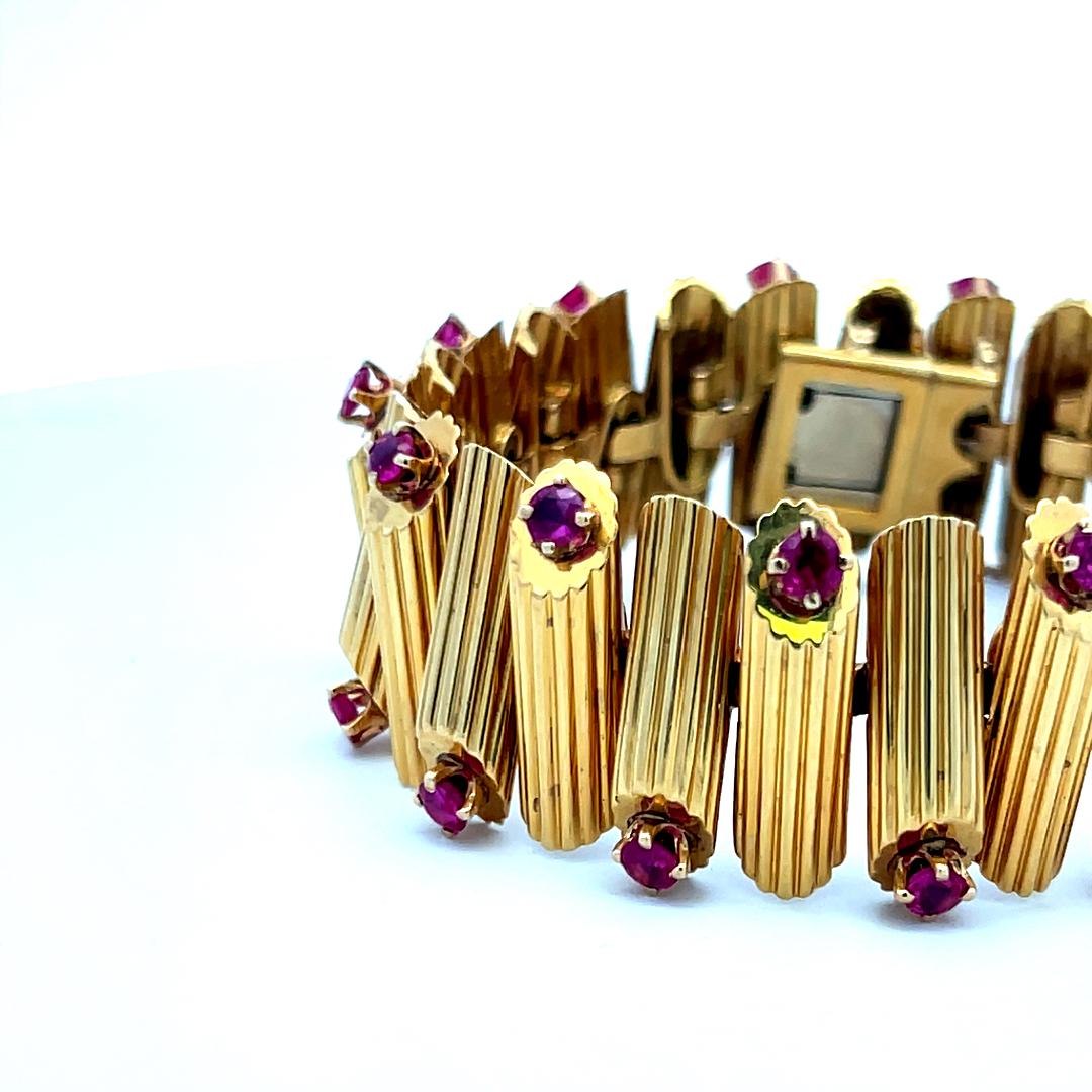 Cartier Vintage Link Bracelet with 2.8 Carat Ruby Gems in 18K Yellow Gold