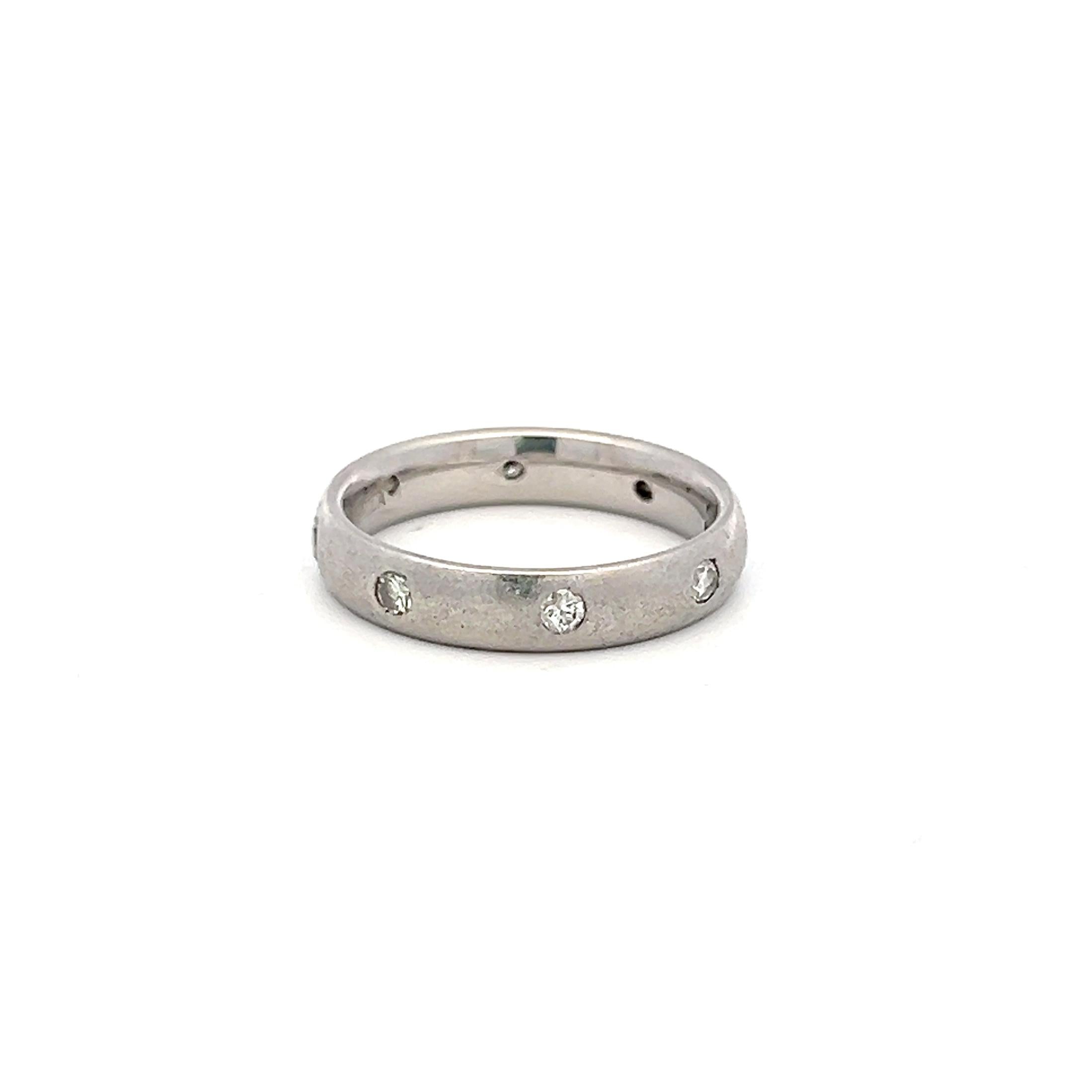 Vintage Platinum Band Ring with 0.22 Carat Round G VS Diamonds Size 5.5