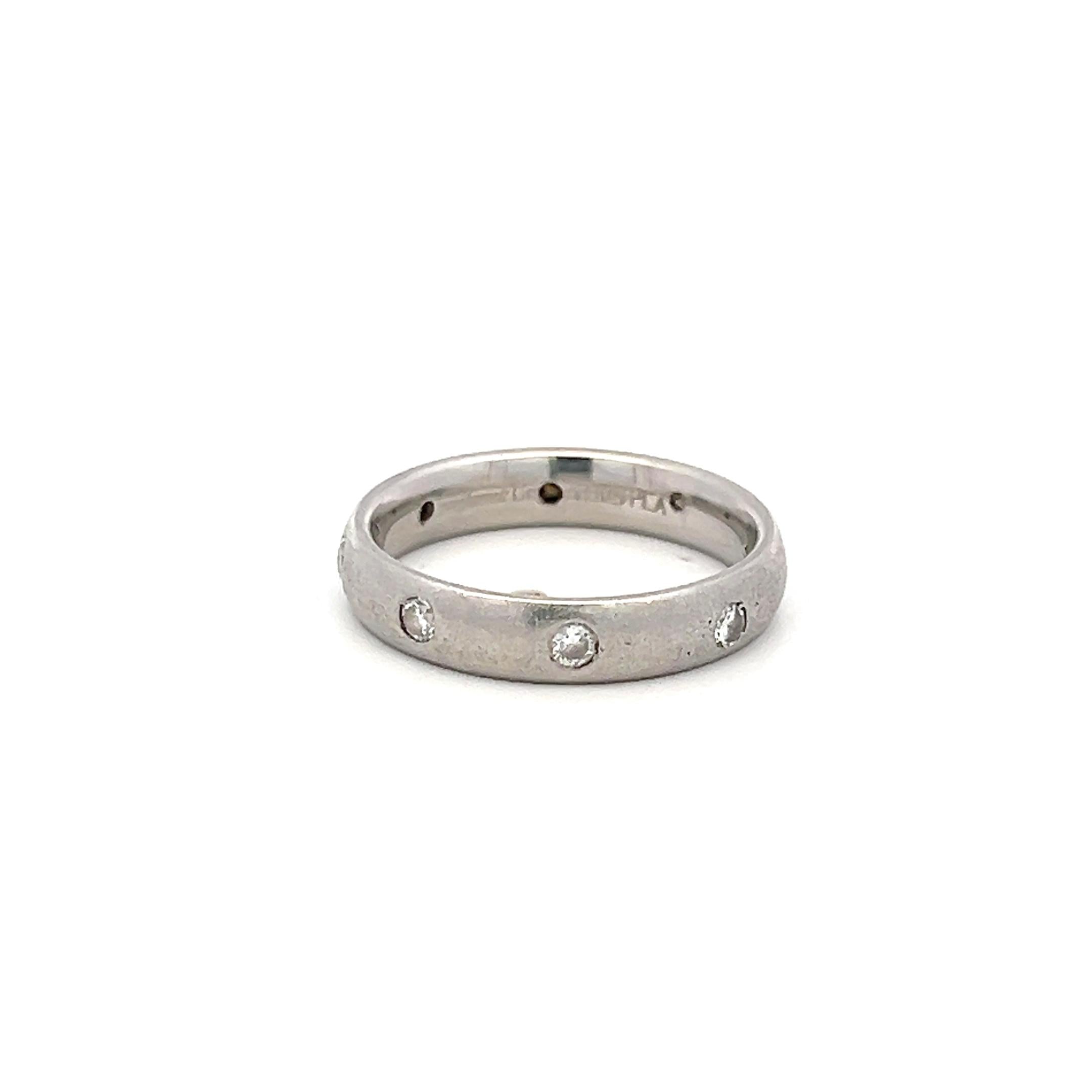 Vintage Platinum Band Ring with 0.22 Carat Round G VS Diamonds Size 5.5