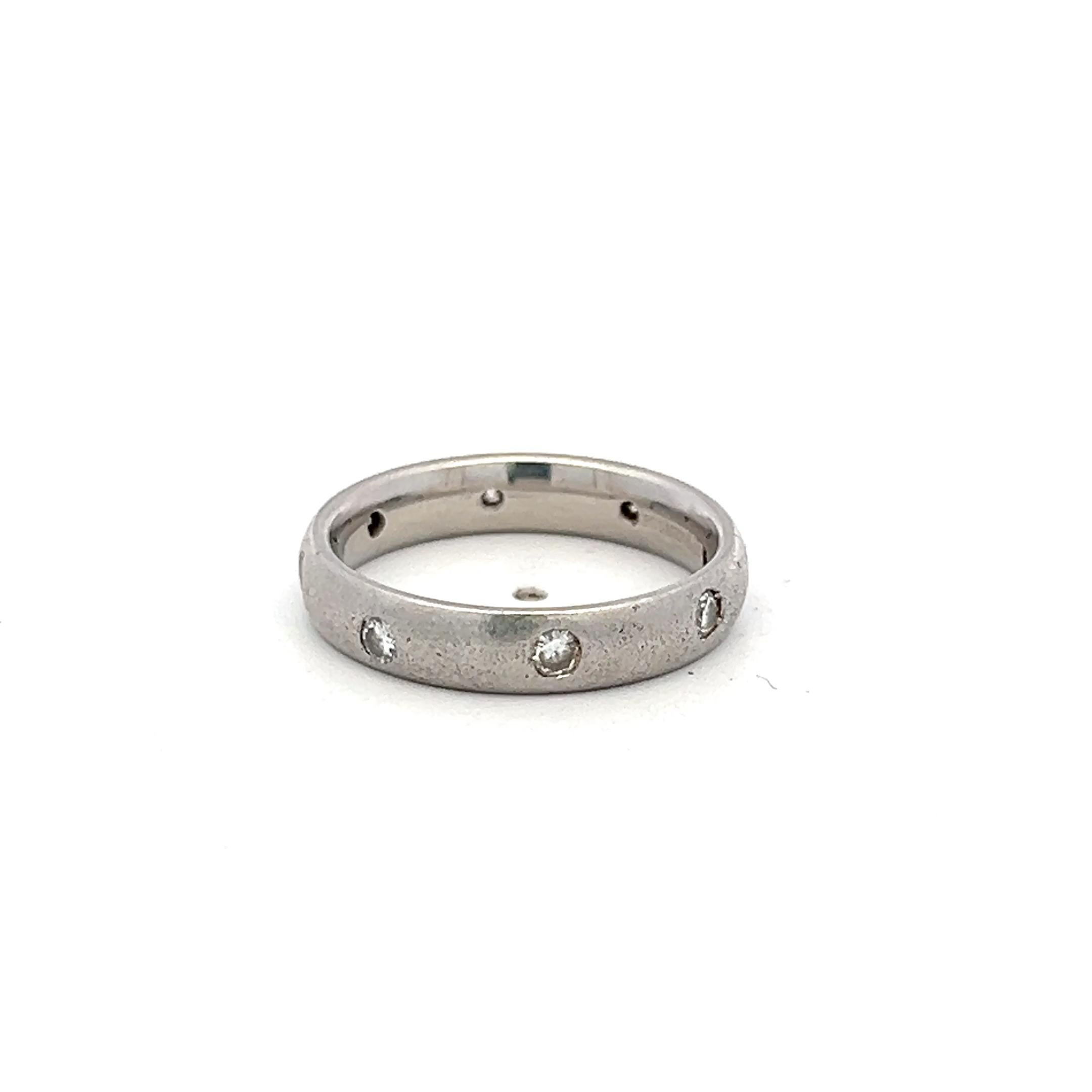 Vintage Platinum Band Ring with 0.22 Carat Round G VS Diamonds Size 5.5