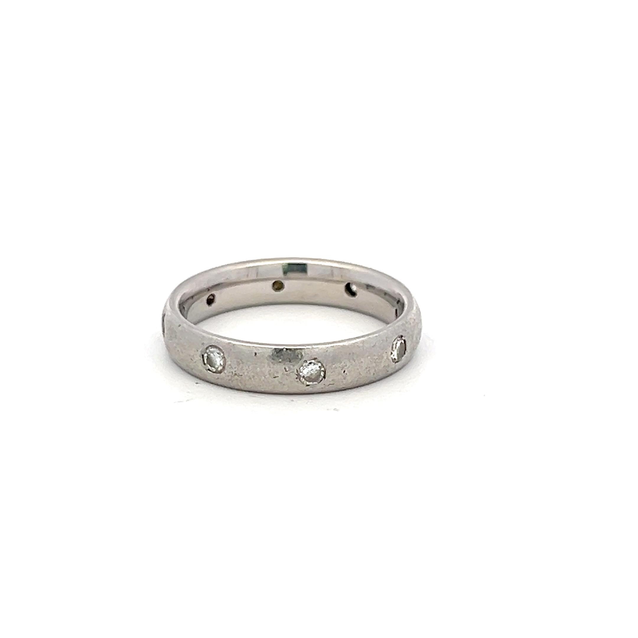Vintage Platinum Band Ring with 0.22 Carat Round G VS Diamonds Size 5.5