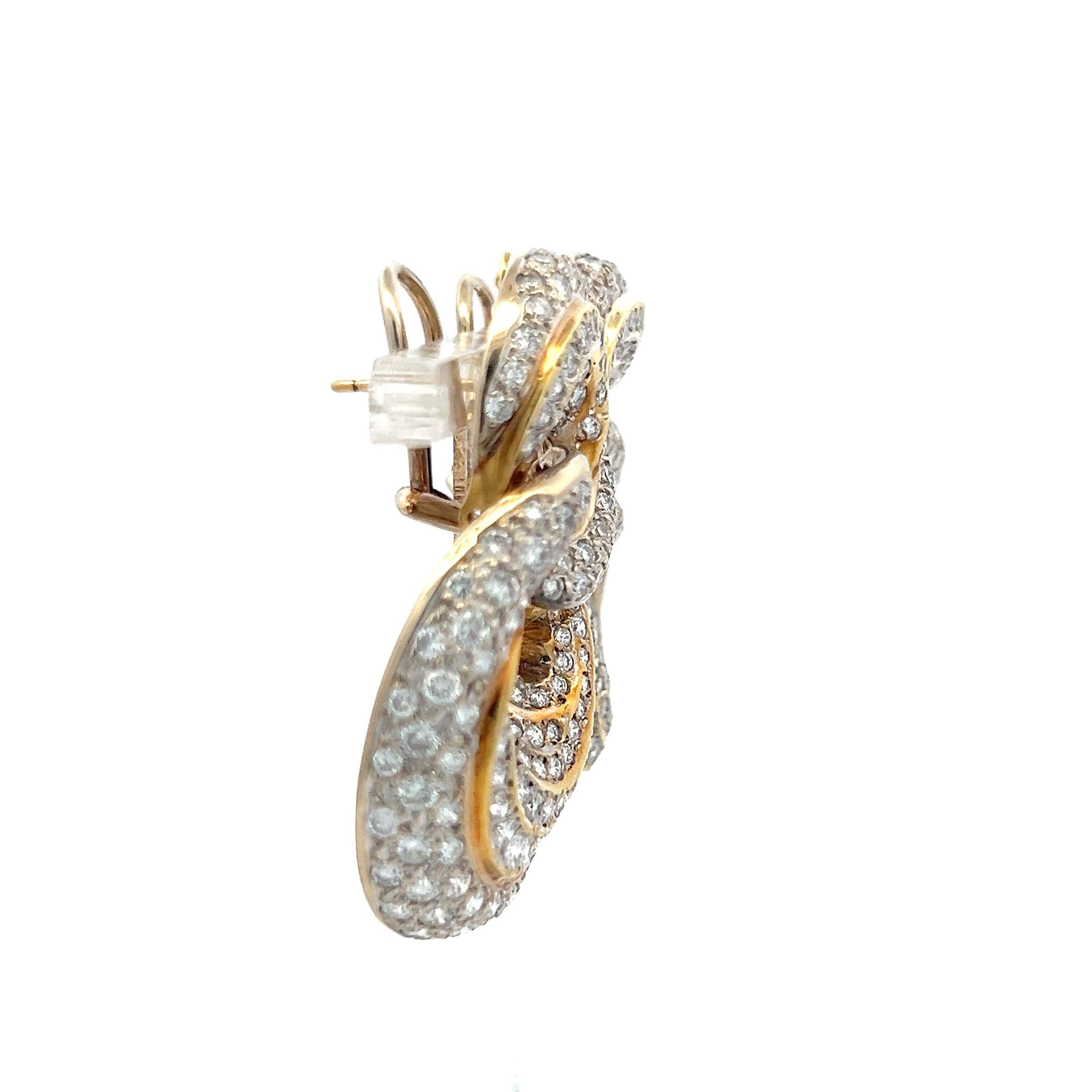 Vintage 18K Yellow Gold Dangling Earrings with 9 Carat Round H-VS Diamonds