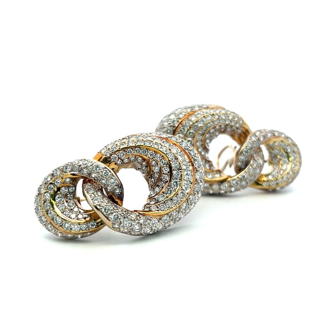 Vintage 18K Yellow Gold Dangling Earrings with 9 Carat Round H-VS Diamonds