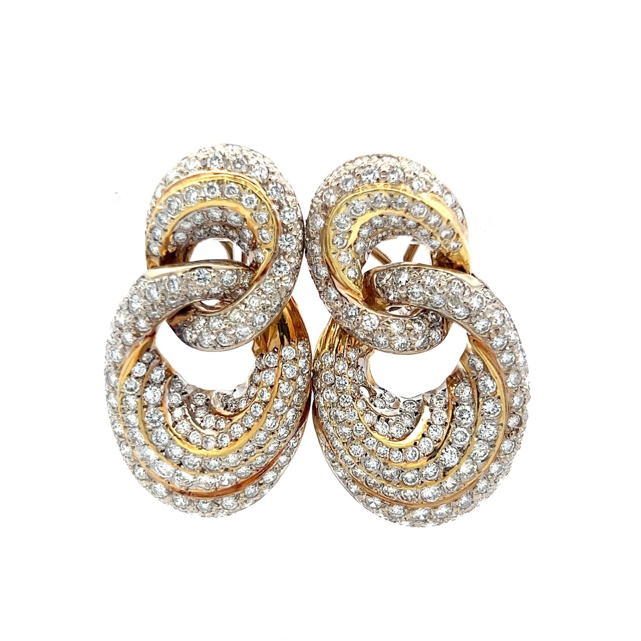 Vintage 18K Yellow Gold Dangling Earrings with 9 Carat Round H-VS Diamonds