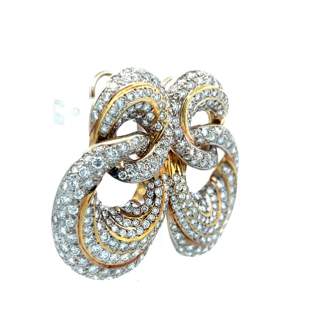 Vintage 18K Yellow Gold Dangling Earrings with 9 Carat Round H-VS Diamonds