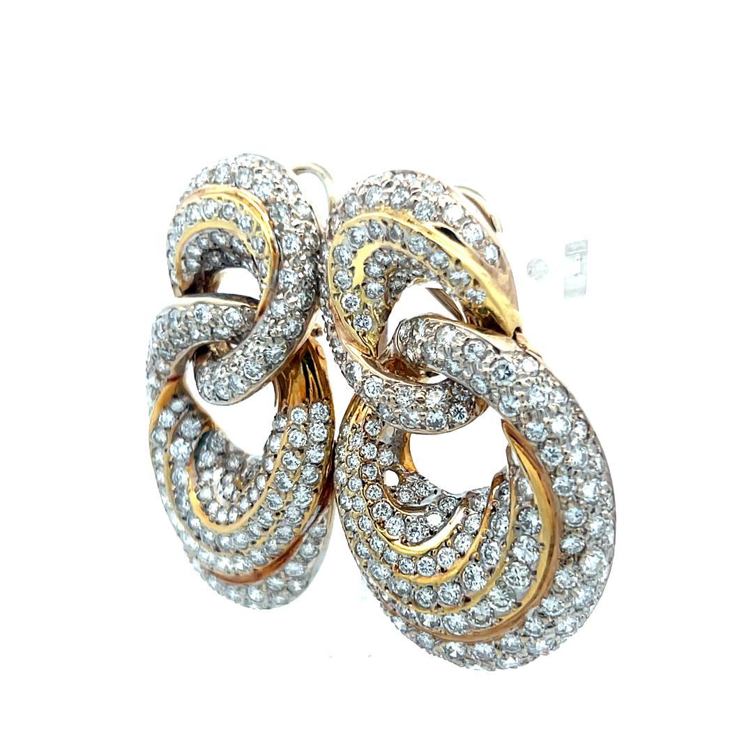 Vintage 18K Yellow Gold Dangling Earrings with 9 Carat Round H-VS Diamonds