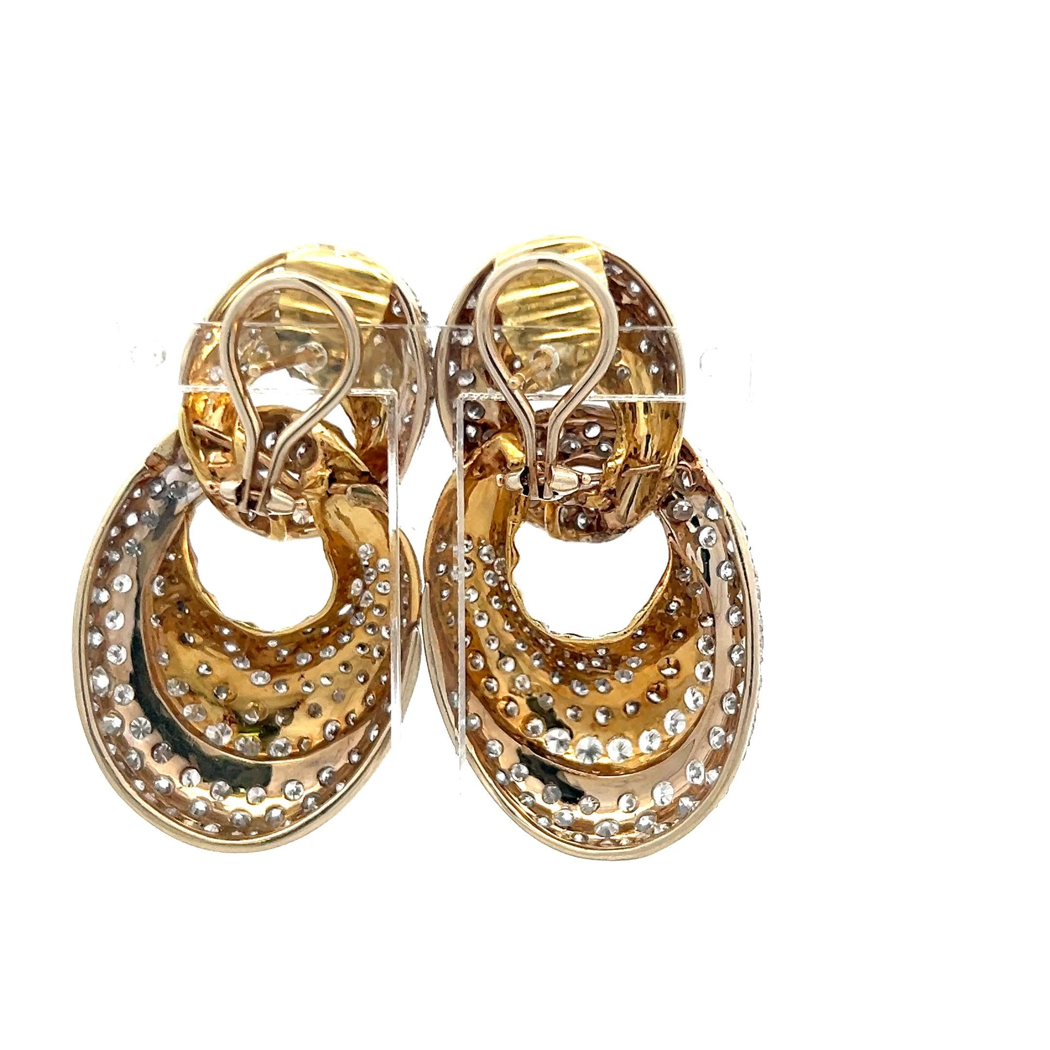 Vintage 18K Yellow Gold Dangling Earrings with 9 Carat Round H-VS Diamonds