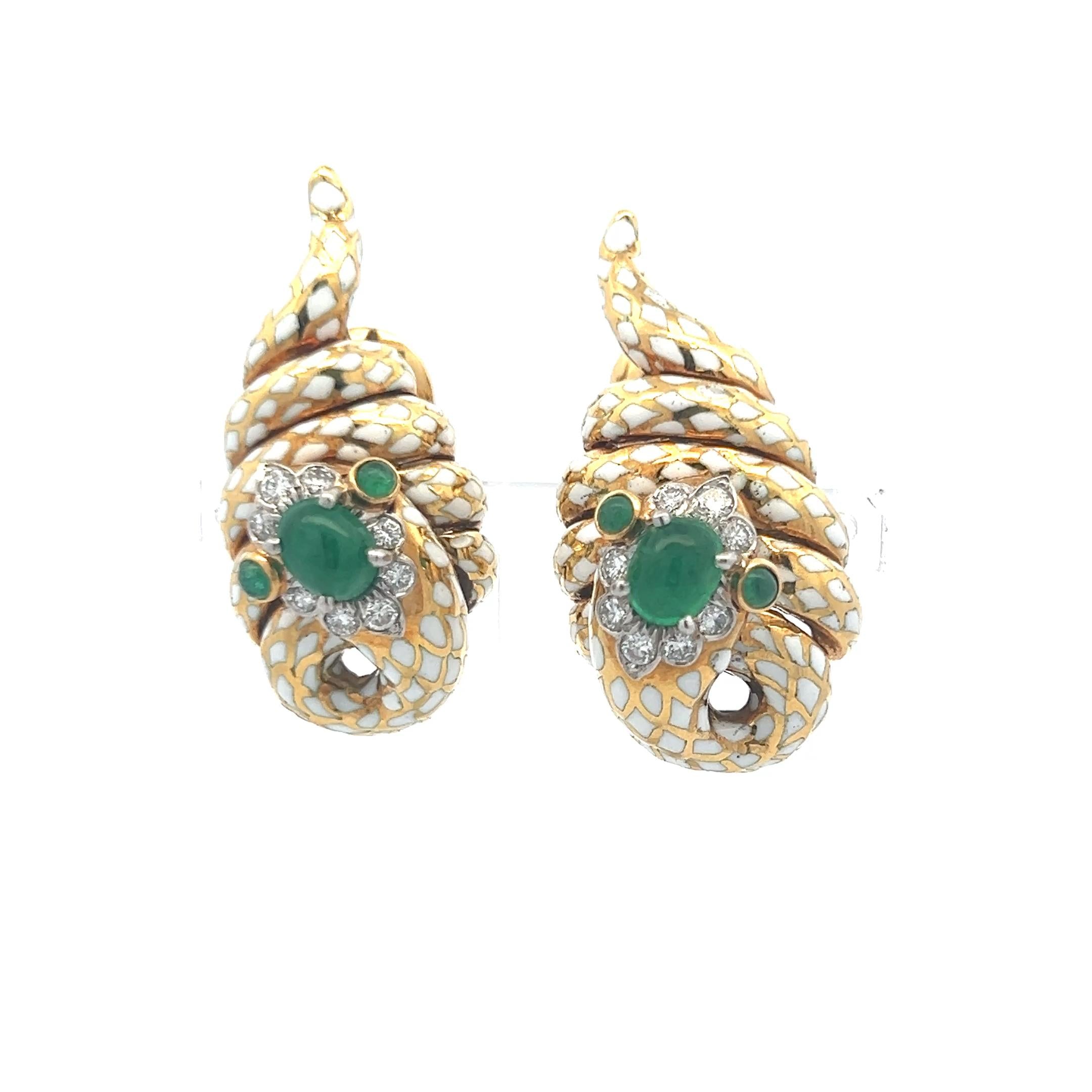 David Webb 2.30 Carat Emerald 0.44 Carat Round Diamond 18K YG Clip On Earrings