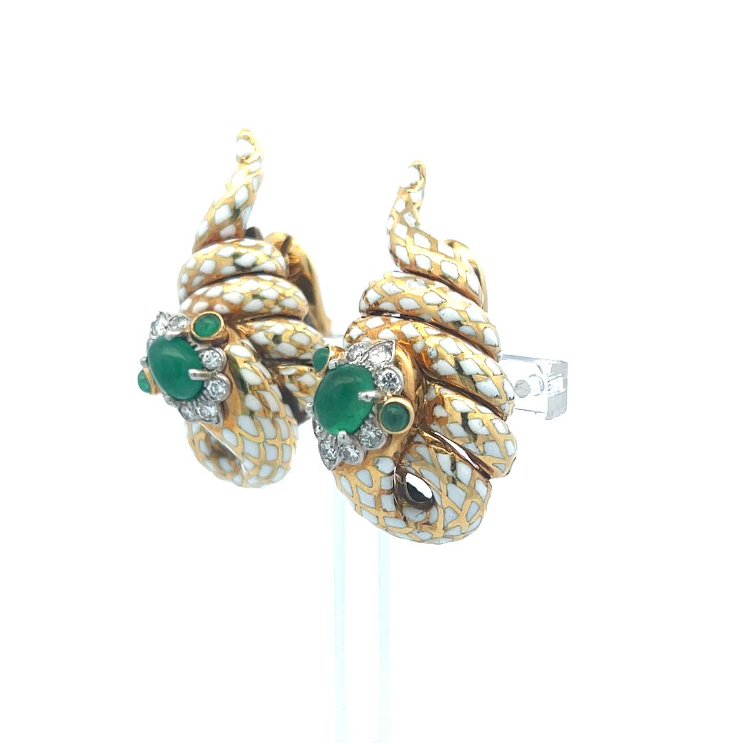 David Webb 2.30 Carat Emerald 0.44 Carat Round Diamond 18K YG Clip On Earrings