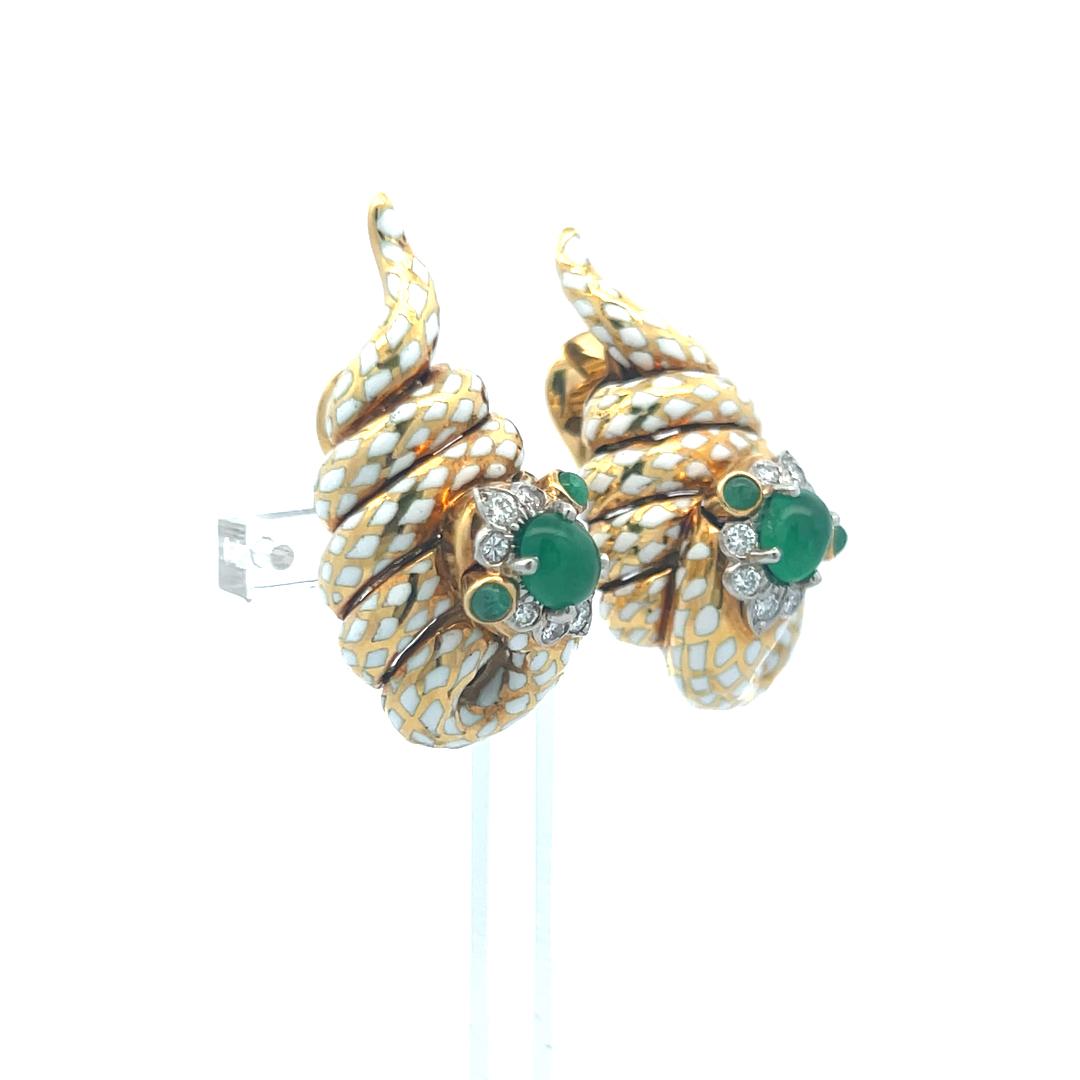 David Webb 2.30 Carat Emerald 0.44 Carat Round Diamond 18K YG Clip On Earrings