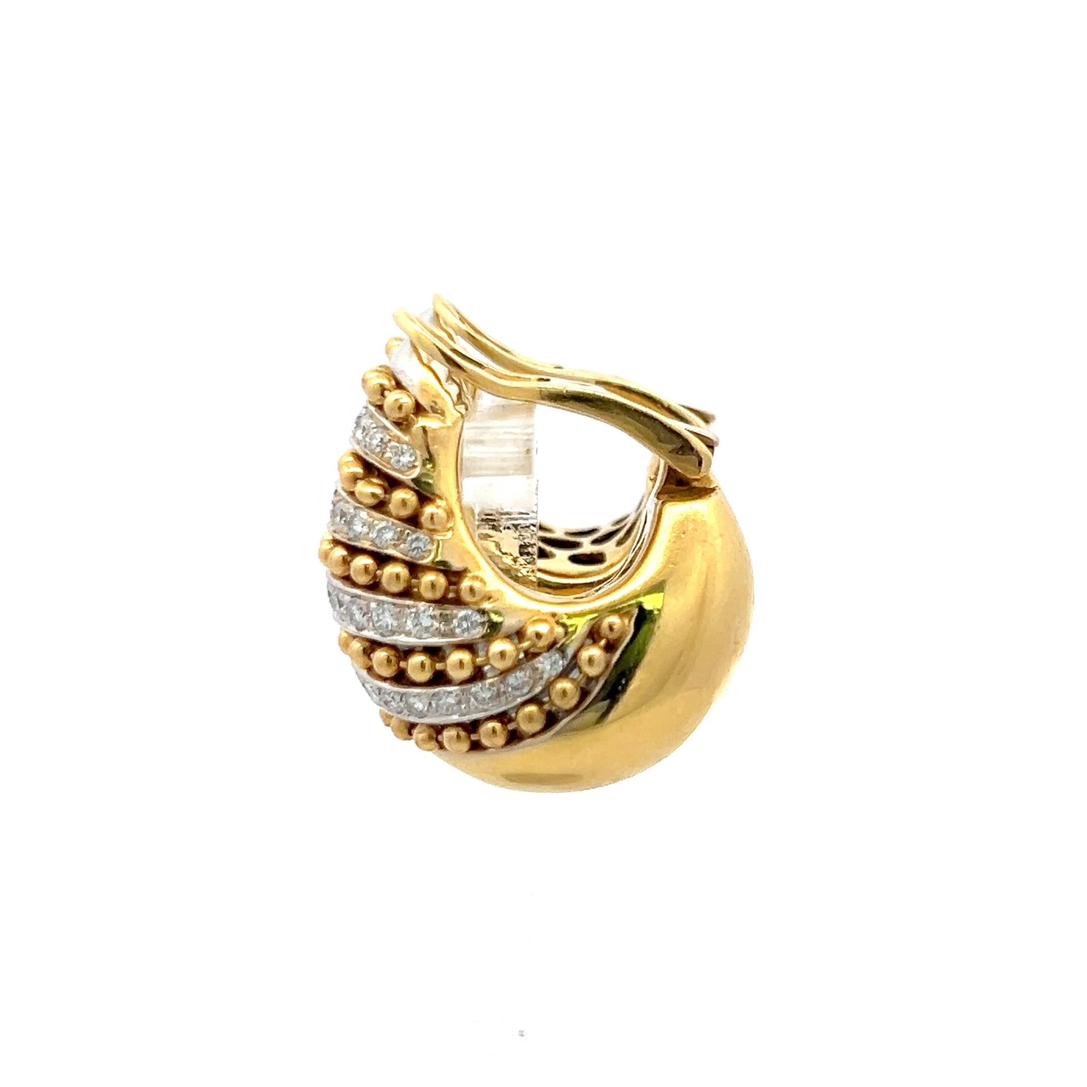 Vintage 18K Yellow Gold Clip-On Earrings with 1.6 Carat Round F-VS Diamonds
