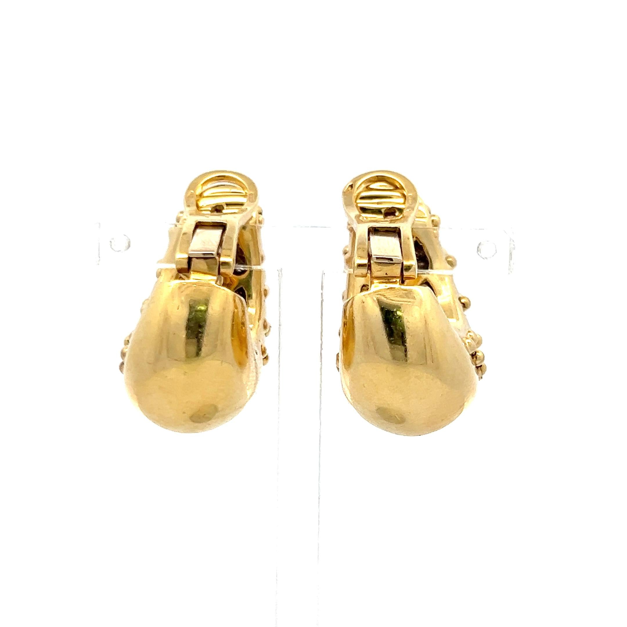 Vintage 18K Yellow Gold Clip-On Earrings with 1.6 Carat Round F-VS Diamonds