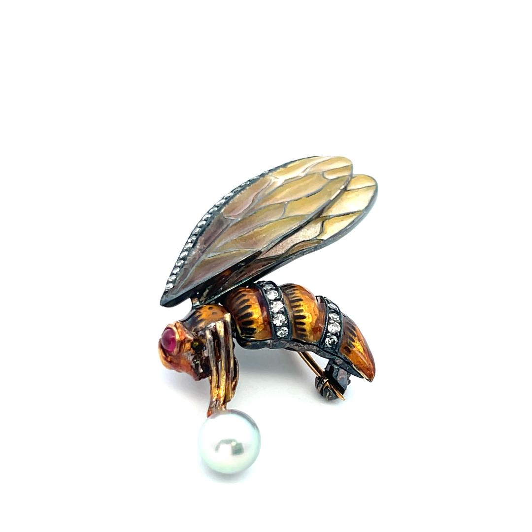 Vintage 18 Karat YG Bee Pin Brooch with 0.27 Carat Diamond and 6.8MM Pearl