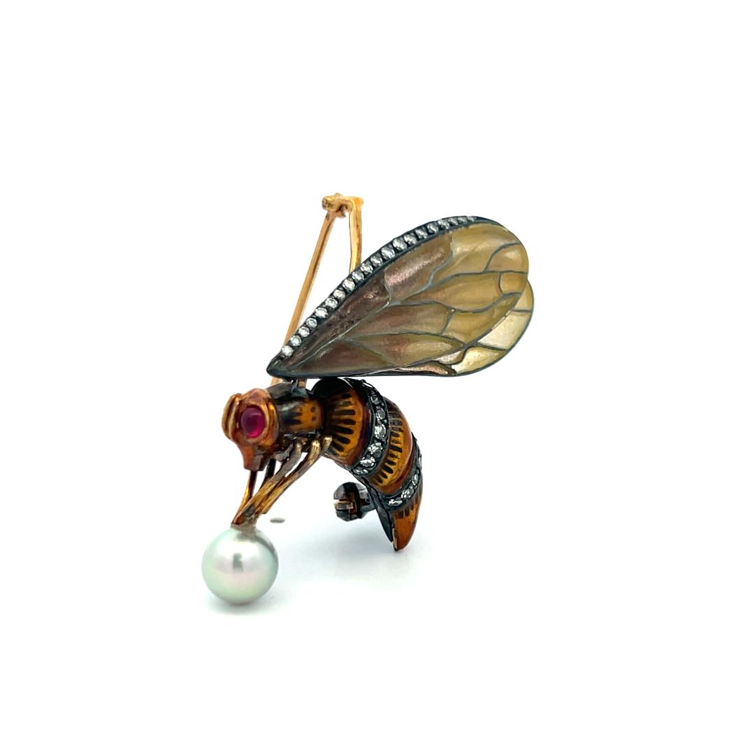 Vintage 18 Karat YG Bee Pin Brooch with 0.27 Carat Diamond and 6.8MM Pearl