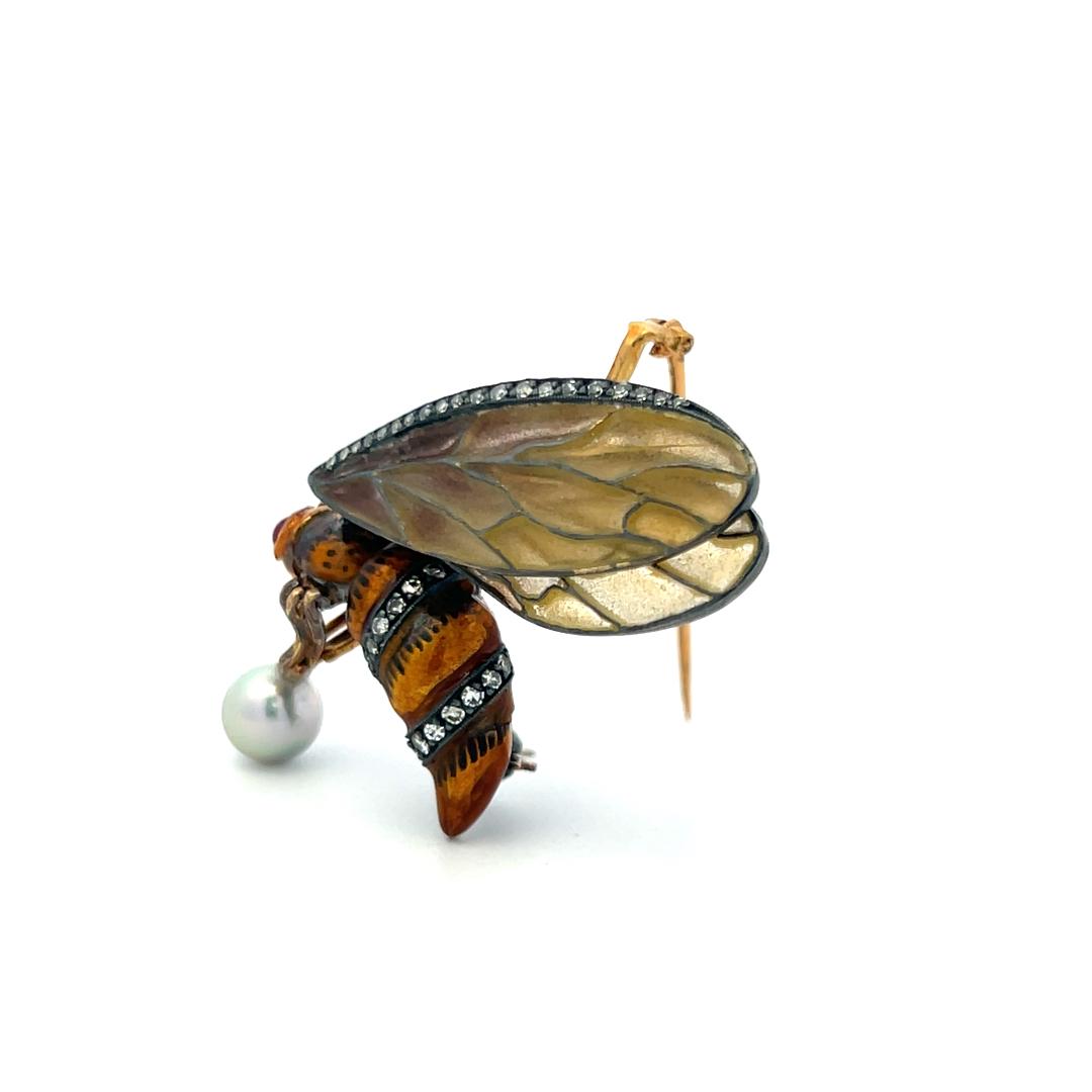 Vintage 18 Karat YG Bee Pin Brooch with 0.27 Carat Diamond and 6.8MM Pearl