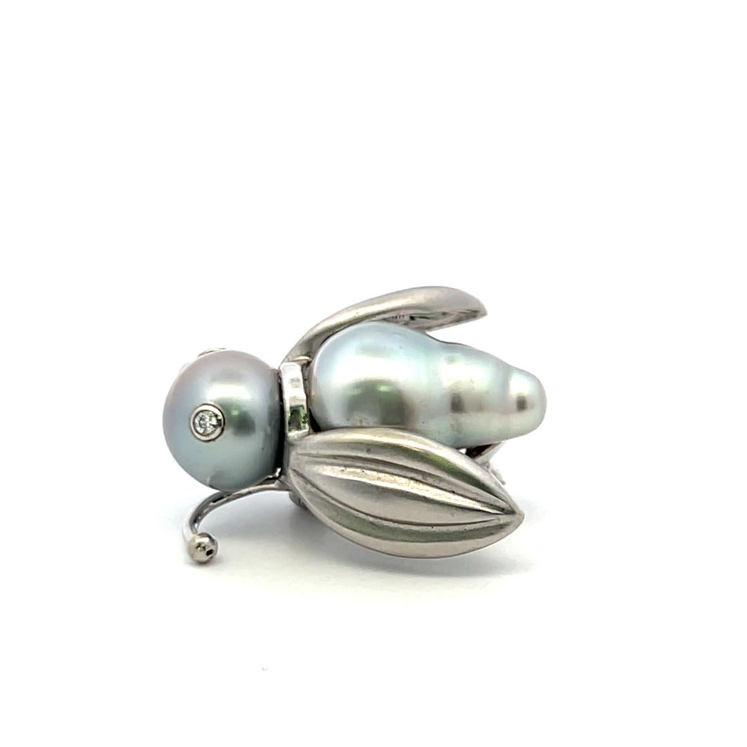 Dazzling 18K White Gold Pearl Insect Pin Brooch With 0.04 Carat H-VS Diamonds