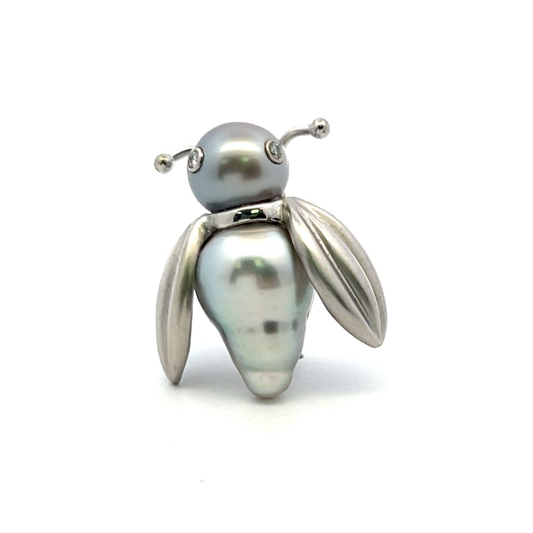 Dazzling 18K White Gold Pearl Insect Pin Brooch With 0.04 Carat H-VS Diamonds
