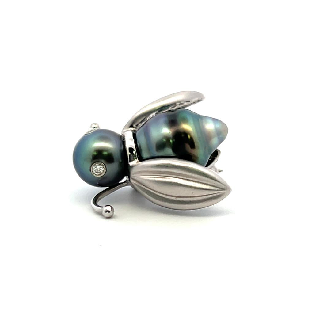 Dazzling 18K White Gold Pearl Insect Pin Brooch With 0.04 Carat H-VS Diamonds