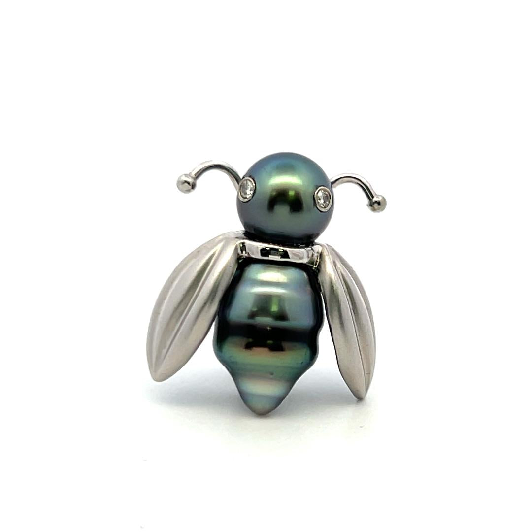 Dazzling 18K White Gold Pearl Insect Pin Brooch With 0.04 Carat H-VS Diamonds