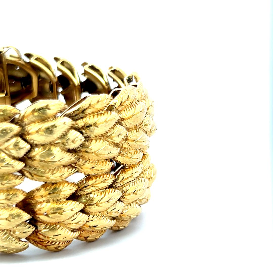 Vintage 18 Karat Yellow Gold Textured Basket-Weave Link Bracelet 81.1 Grams