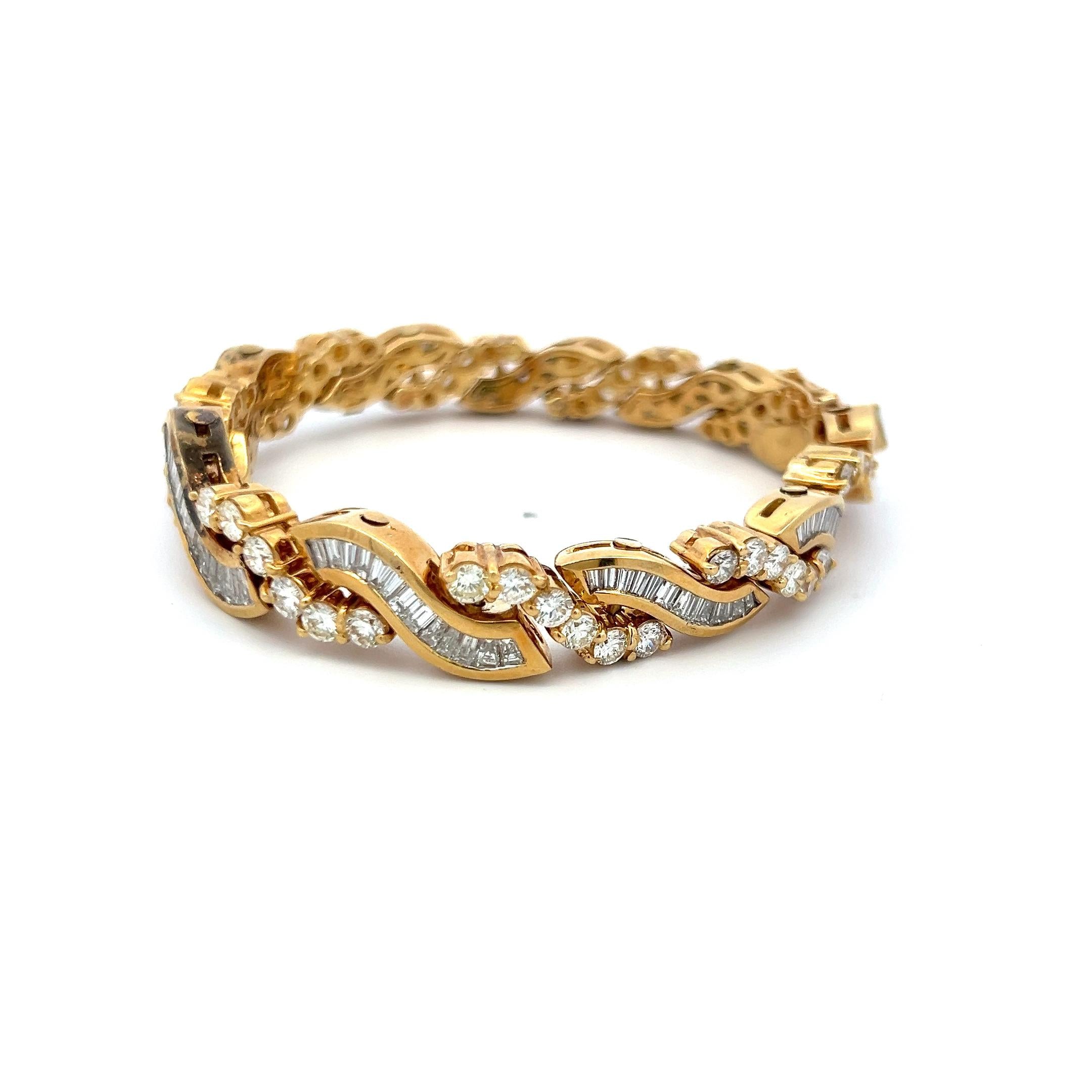 12.70ct Baguette & Round Diamond Link Bracelet in 18K Yellow Gold