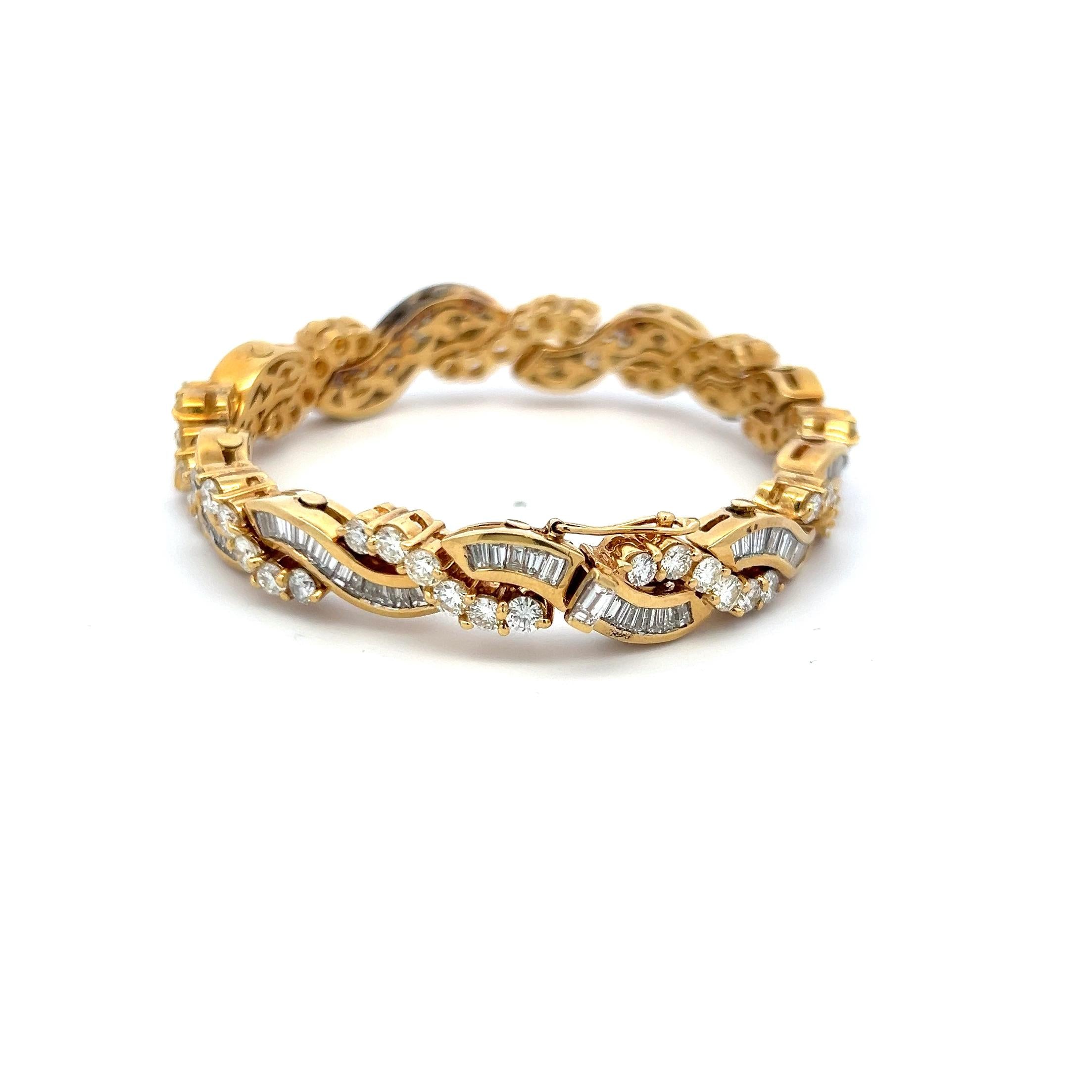 12.70ct Baguette & Round Diamond Link Bracelet in 18K Yellow Gold
