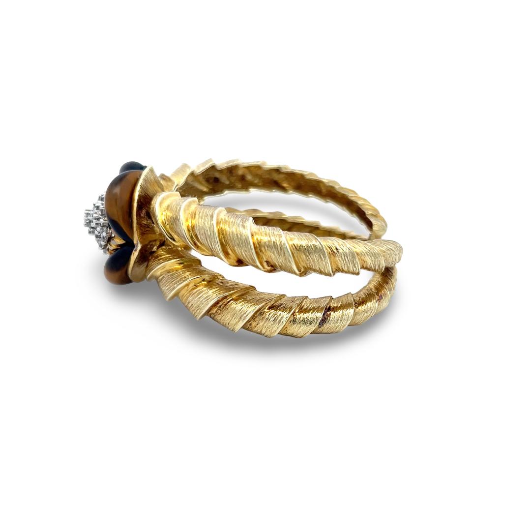 Vintage 18K Yellow Gold Bangle Bracelet with 1.35 Carat Round H VS Diamonds
