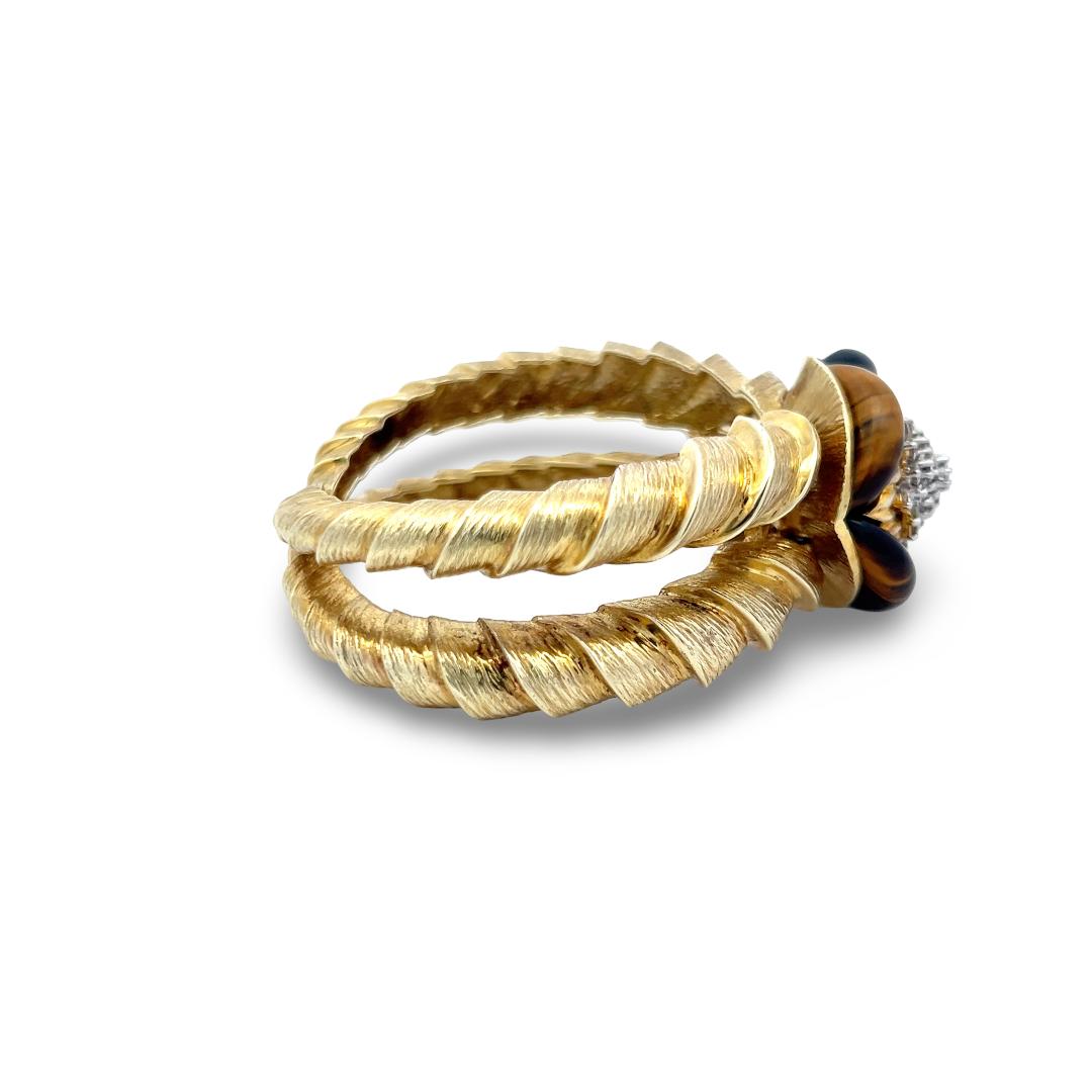 Vintage 18K Yellow Gold Bangle Bracelet with 1.35 Carat Round H VS Diamonds