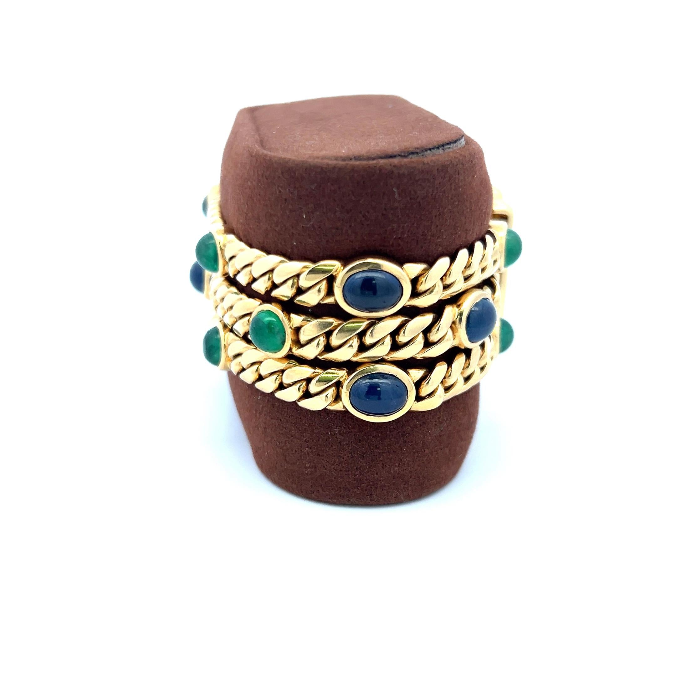11.25 Carat Sapphire 10.00 Carat Emerald 18 Karat Yellow Gold Link Bracelet