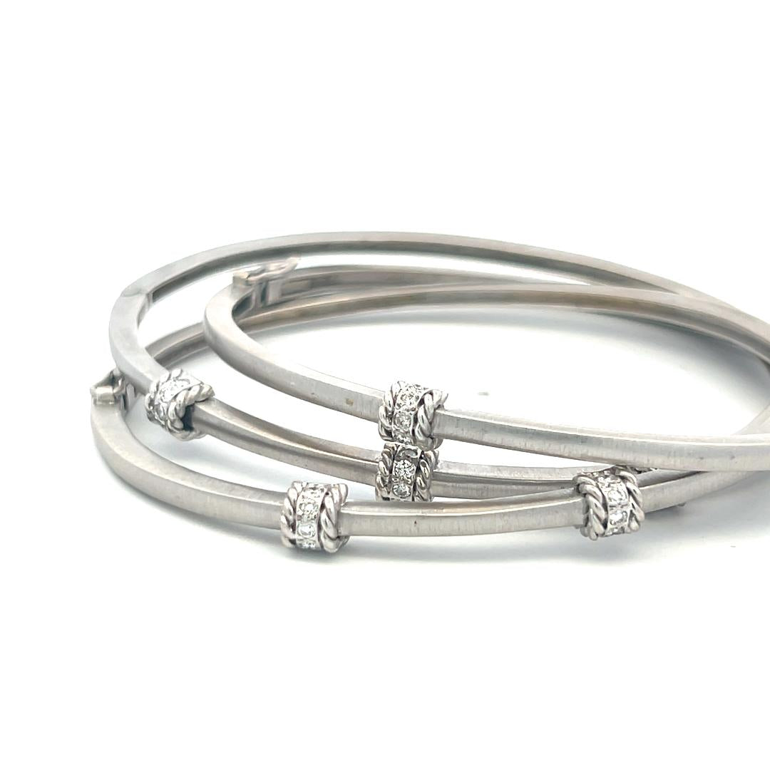 0.30 Carat Round Brilliant H VS Diamond 18 Karat Gold Bangle Bracelet