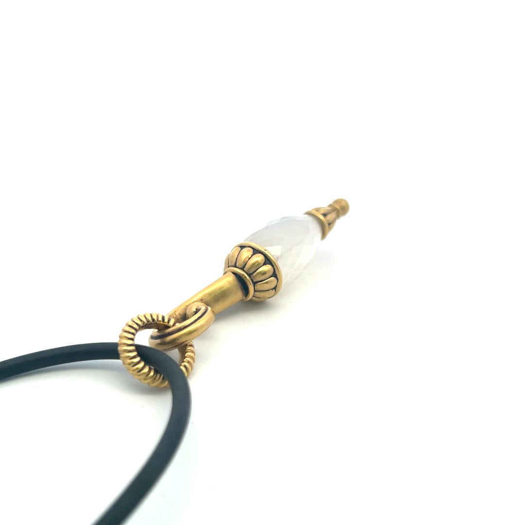 Vintage 18 Karat Yellow Gold Pendant Necklace with 22.3-13.6MM Quartz