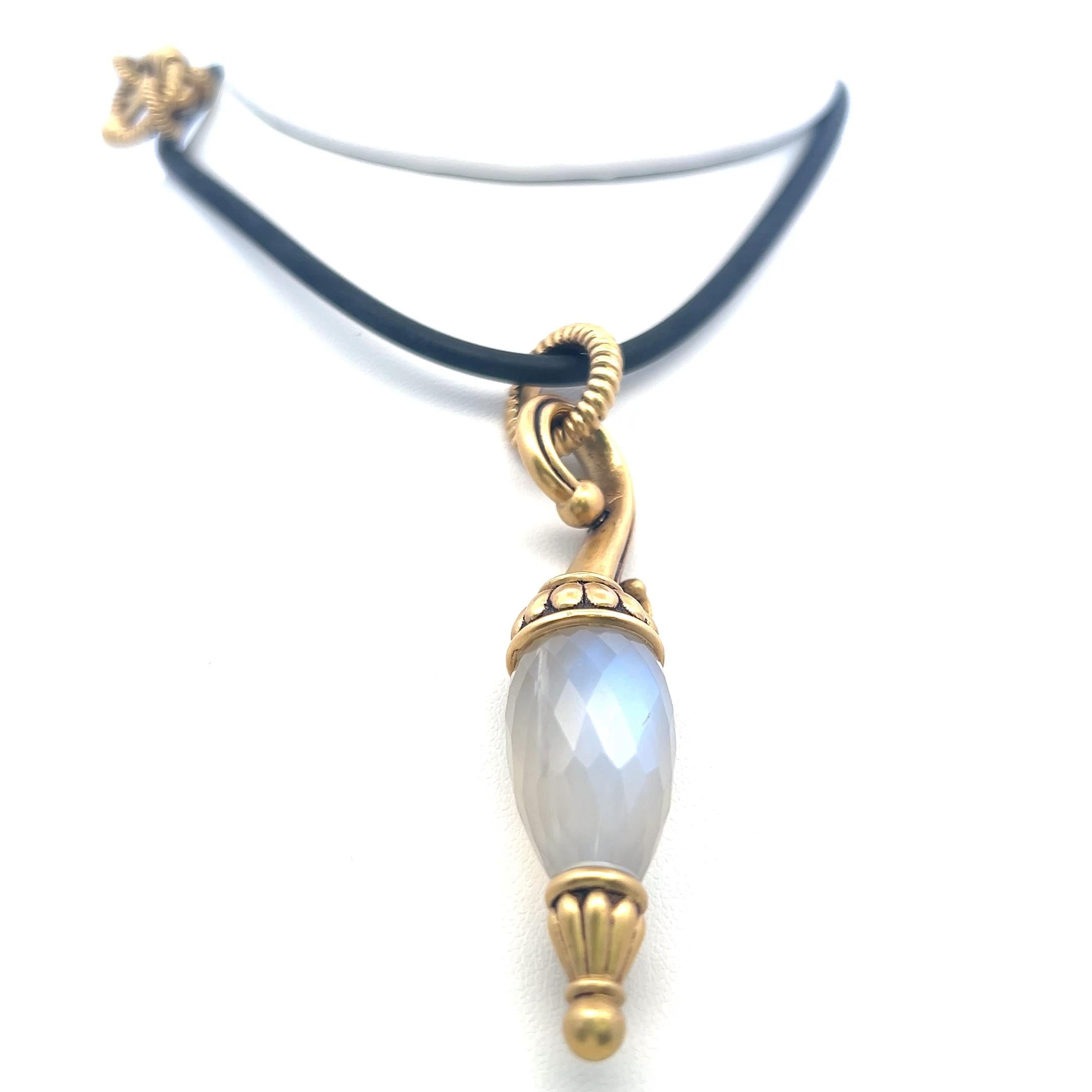 Vintage 18 Karat Yellow Gold Pendant Necklace with 22.3-13.6MM Quartz