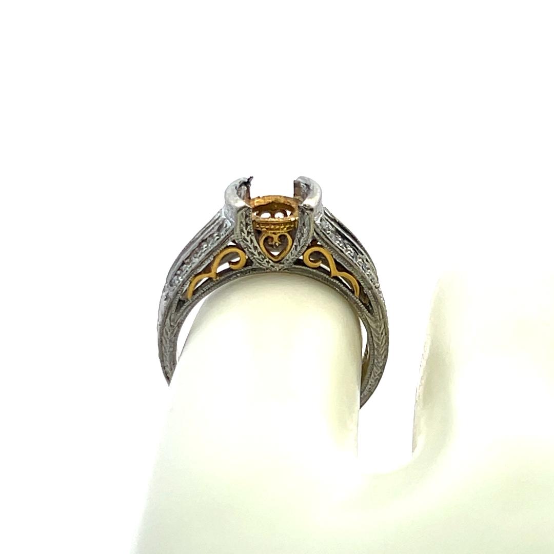 0.31 Carat Round Brilliant and Princess Cut Diamond 14K Gold Semi Mount Ring