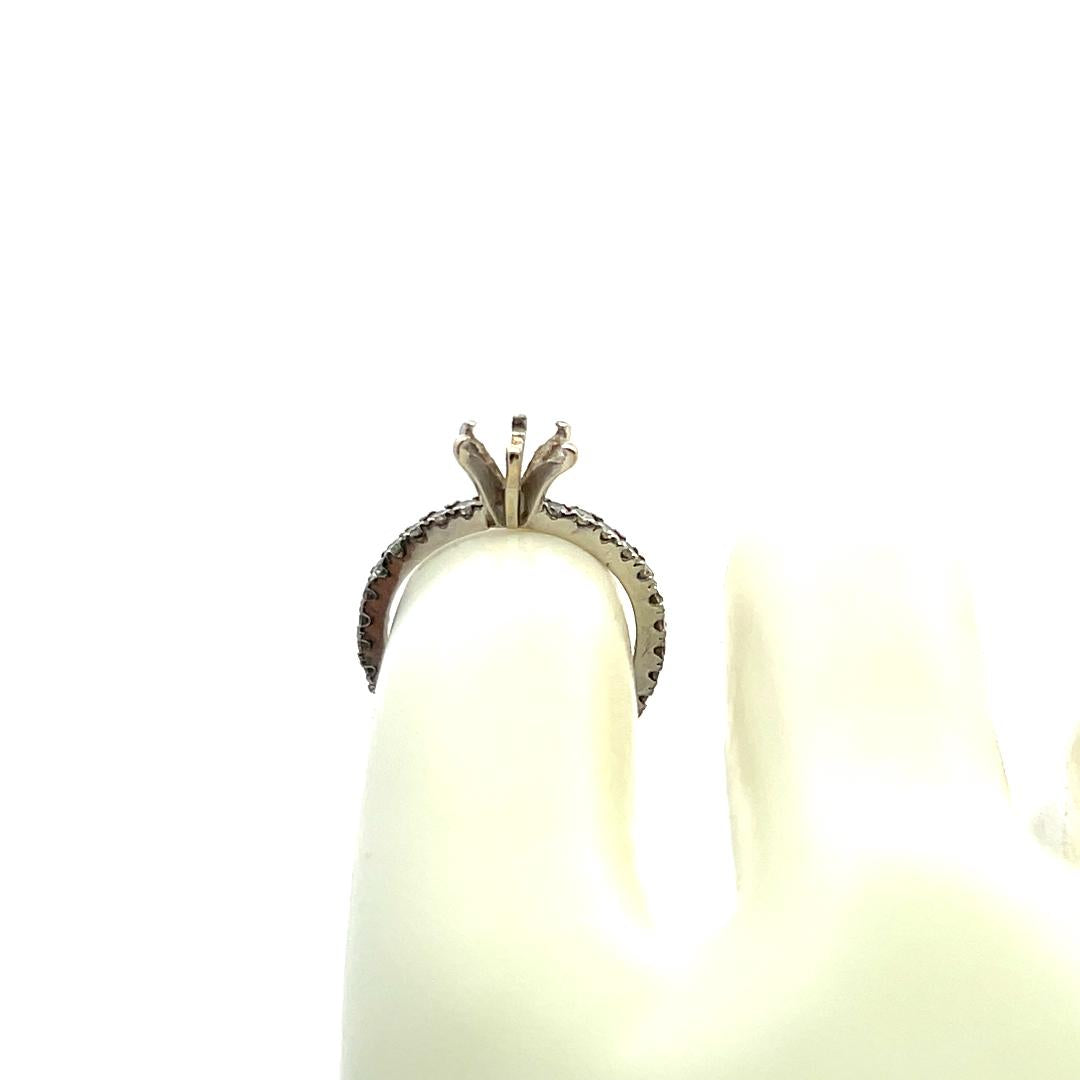 0.28 Carat Round Brilliant H VS Diamond Platinum Semi Mount Ring