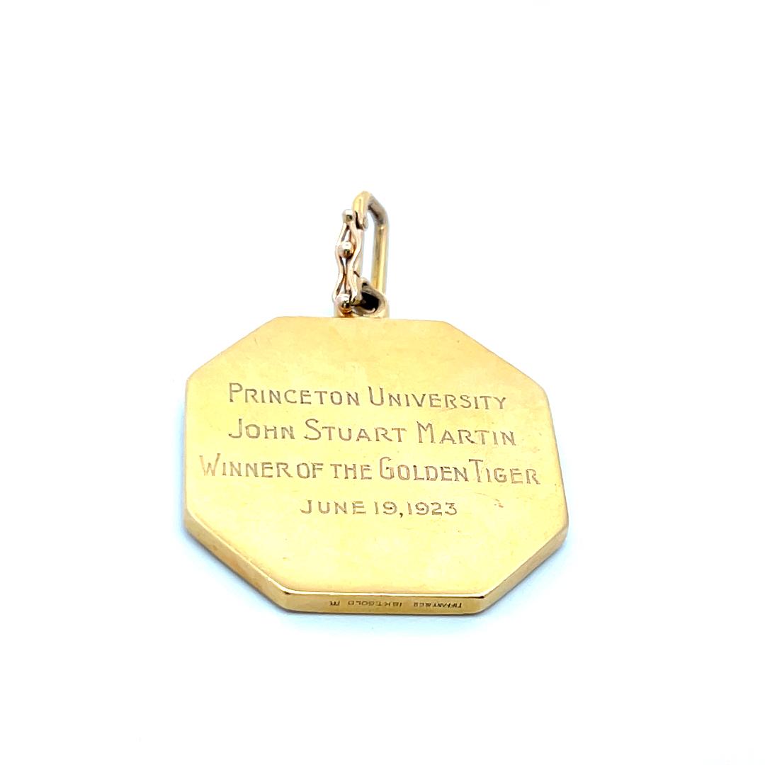 Vintage 60.98 Grams Tiger Medal 18 Karat Yellow Gold Pendant