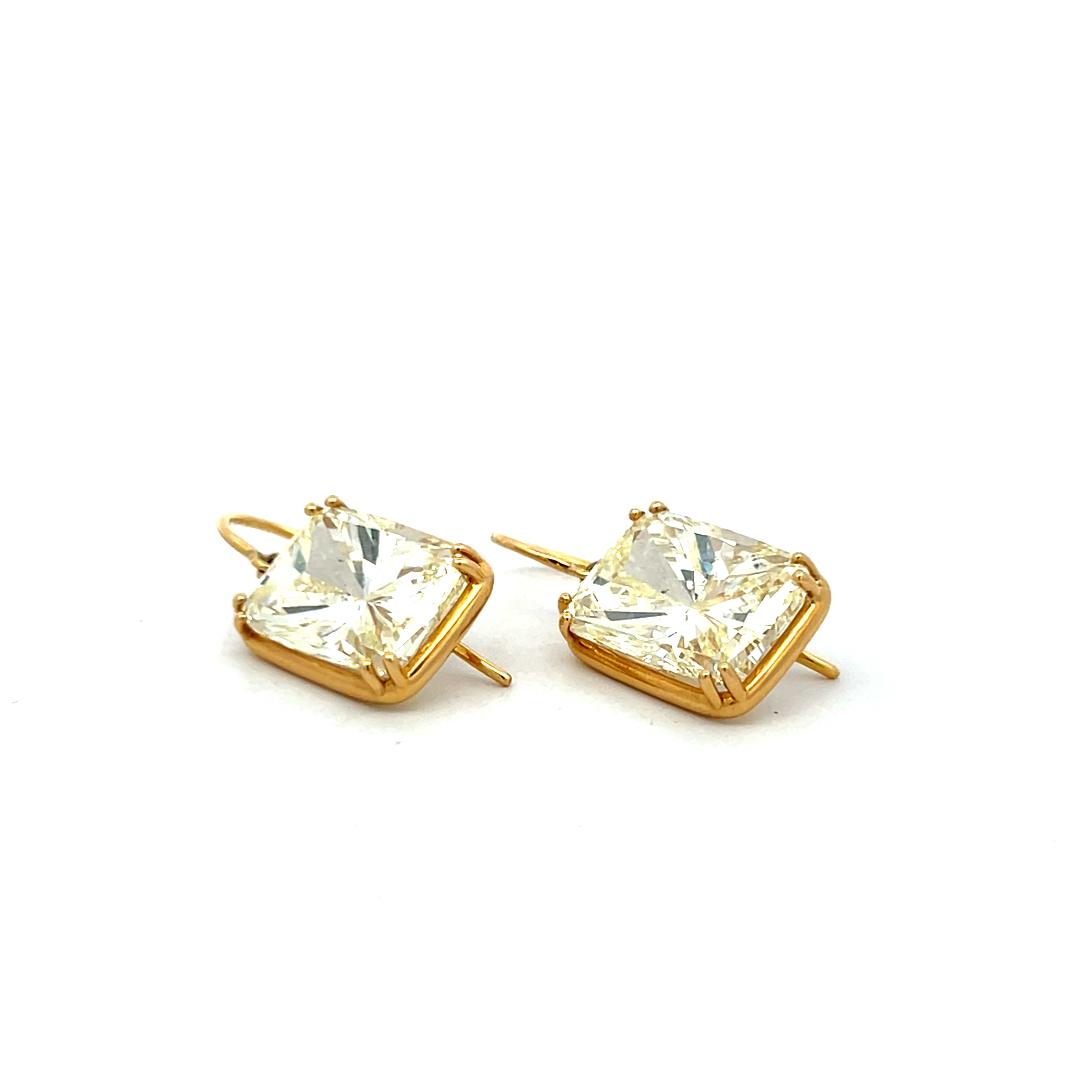 18K Yellow Gold Drop Earrings with 17.84 Carat Radiant Cut FCLY-SI1 Diamonds