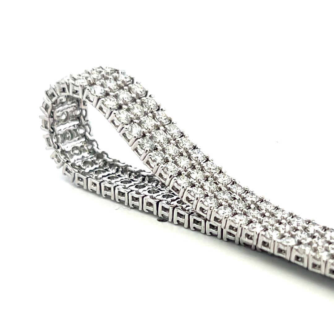 8.00 Carat Round Brilliant Diamond 18 Karat White Gold Tennis Bracelet