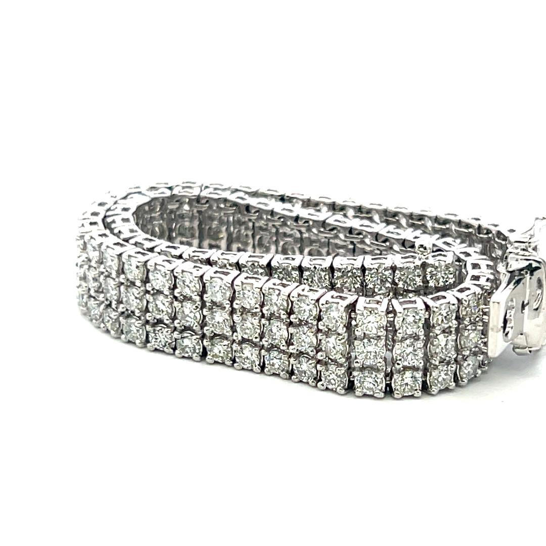 8.00 Carat Round Brilliant Diamond 18 Karat White Gold Tennis Bracelet