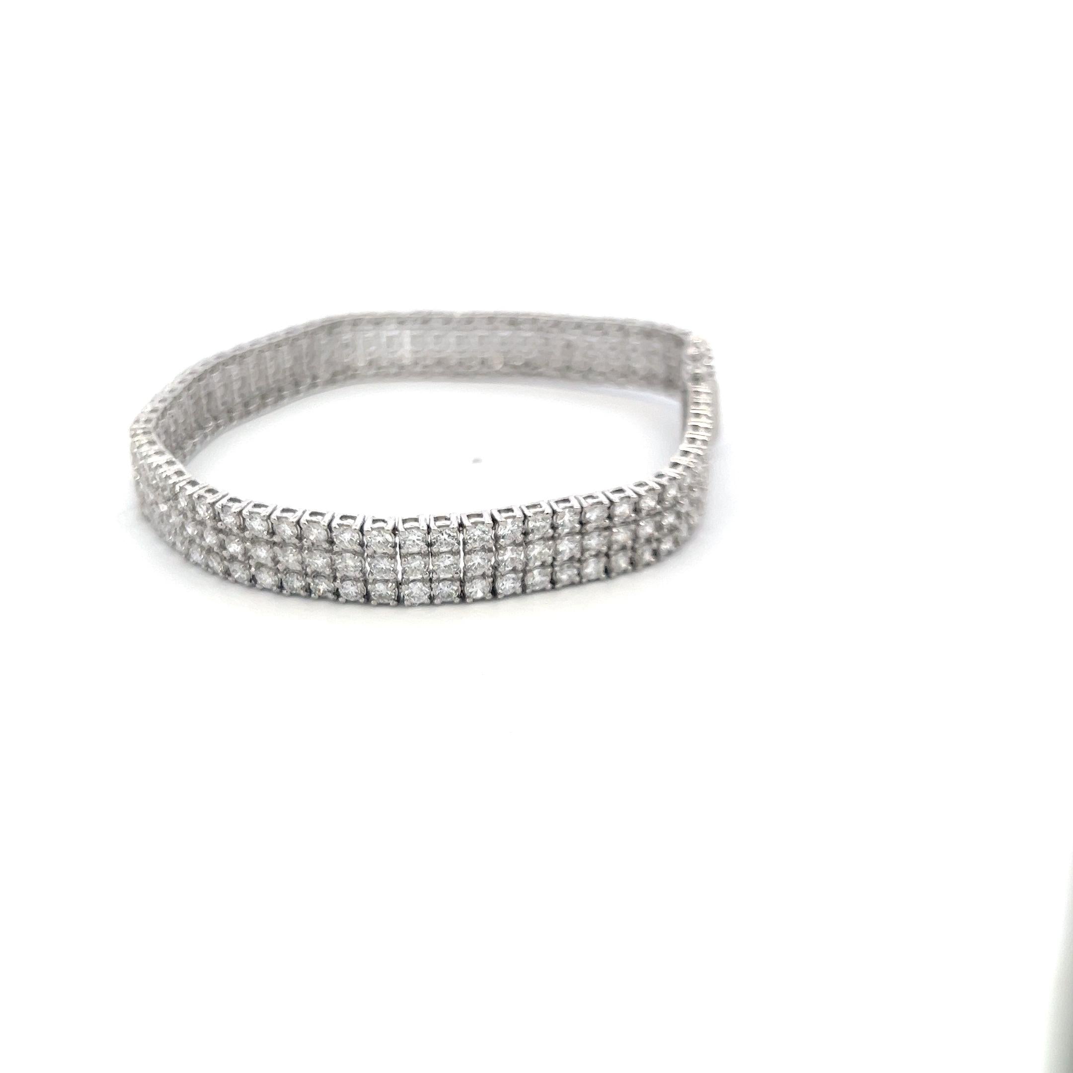 8.00 Carat Round Brilliant Diamond 18 Karat White Gold Tennis Bracelet