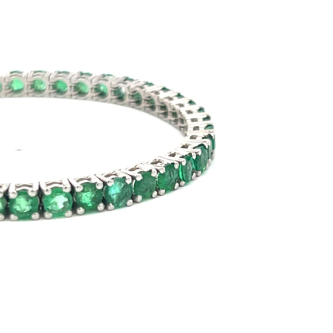 18K White Gold Tennis Bracelet with 9.25 Carat Round Shaped Emerald Gems