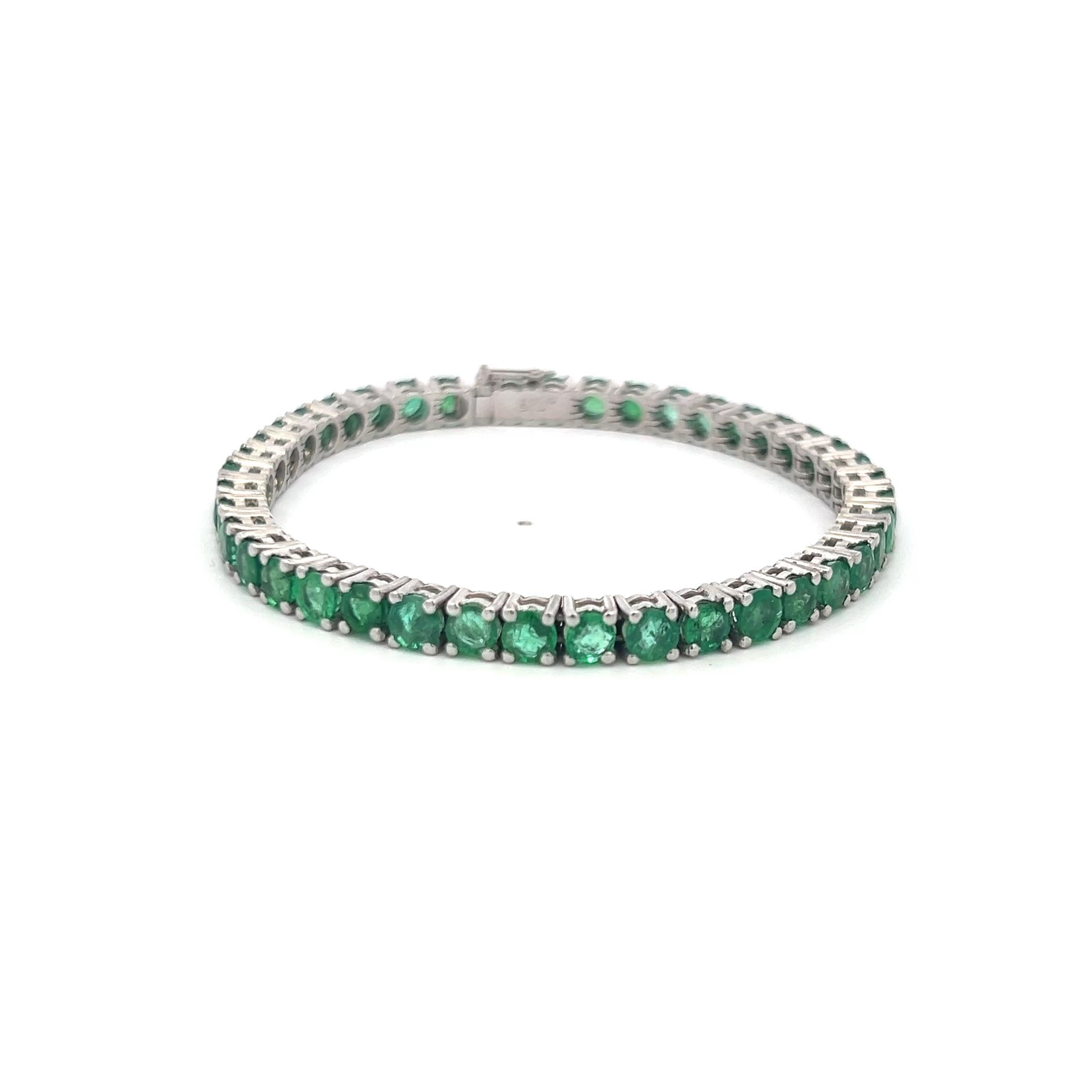18K White Gold Tennis Bracelet with 9.25 Carat Round Shaped Emerald Gems