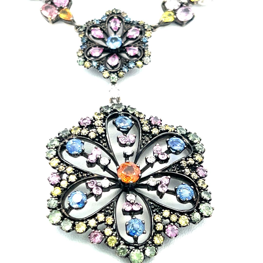 31.42 Carat Sapphire 0.83 Carat Round H-SI Diamond 18K Gold Pendant Necklace