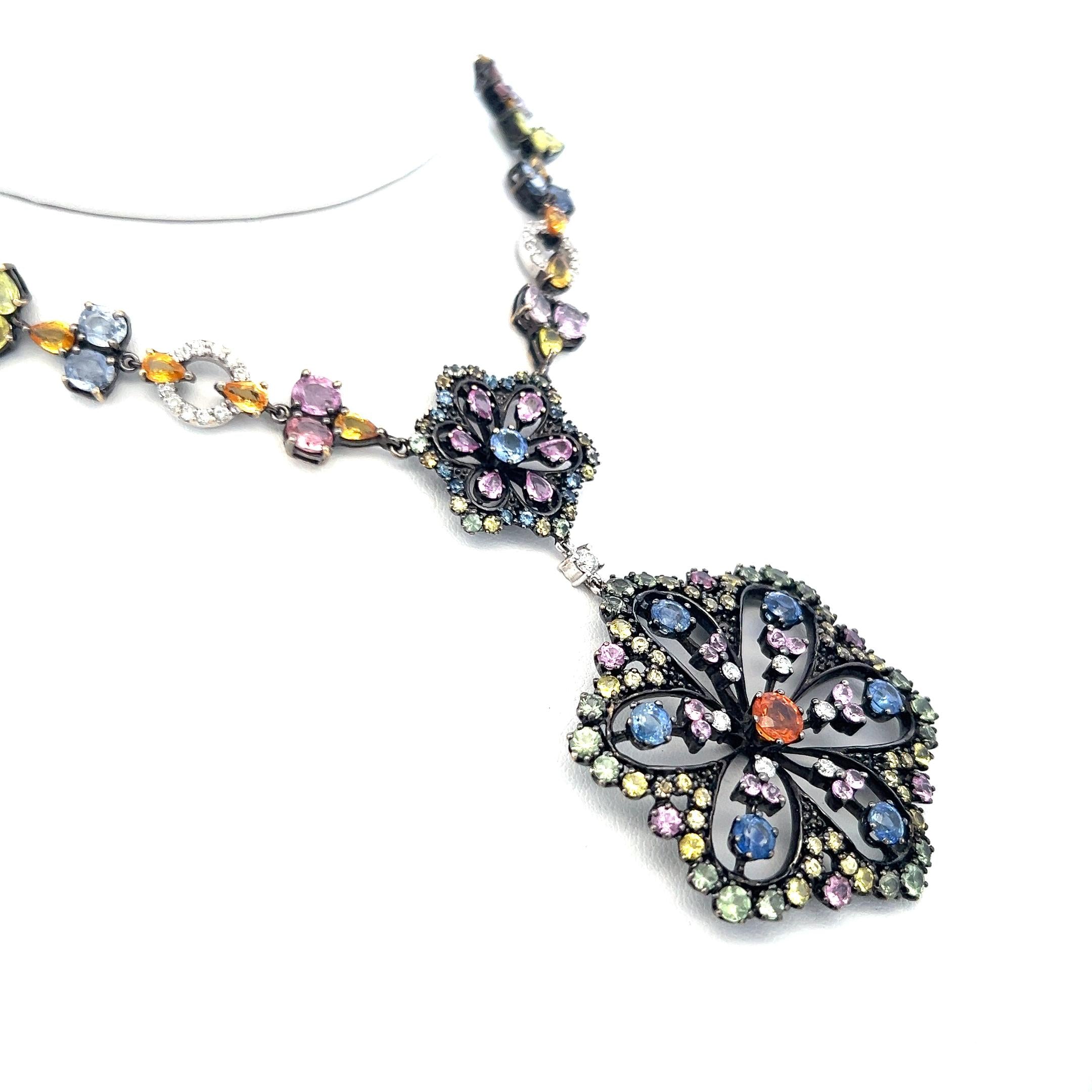 31.42 Carat Sapphire 0.83 Carat Round H-SI Diamond 18K Gold Pendant Necklace